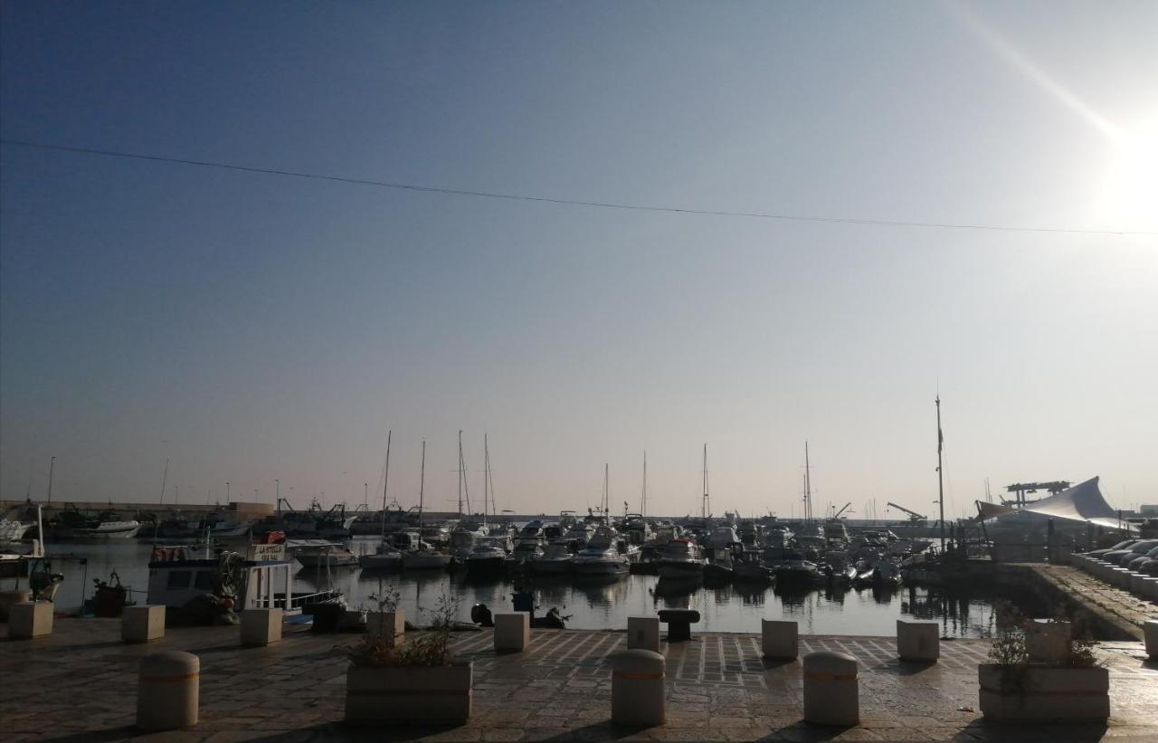 Holithªy Molª Bed & Breakfast Mola di Bari Eksteriør bilde