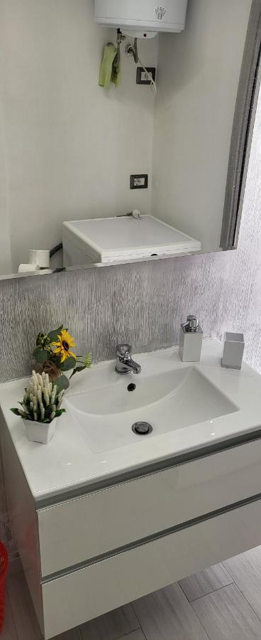 Holithªy Molª Bed & Breakfast Mola di Bari Eksteriør bilde
